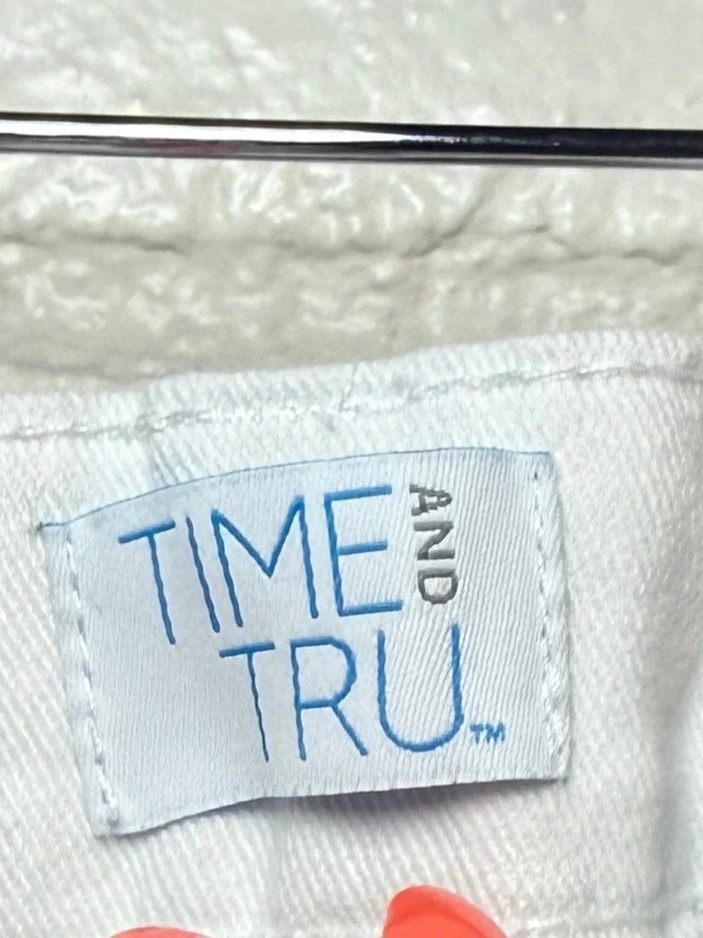 Time and Tru White Raw-Hem Button-Fly Cropped Jeans